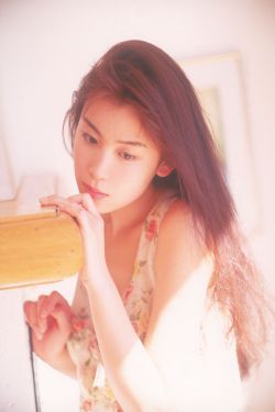 美女被下药