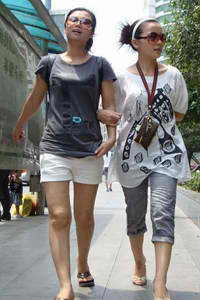 夫妻交换日职场老板夫妇的邀请HD
